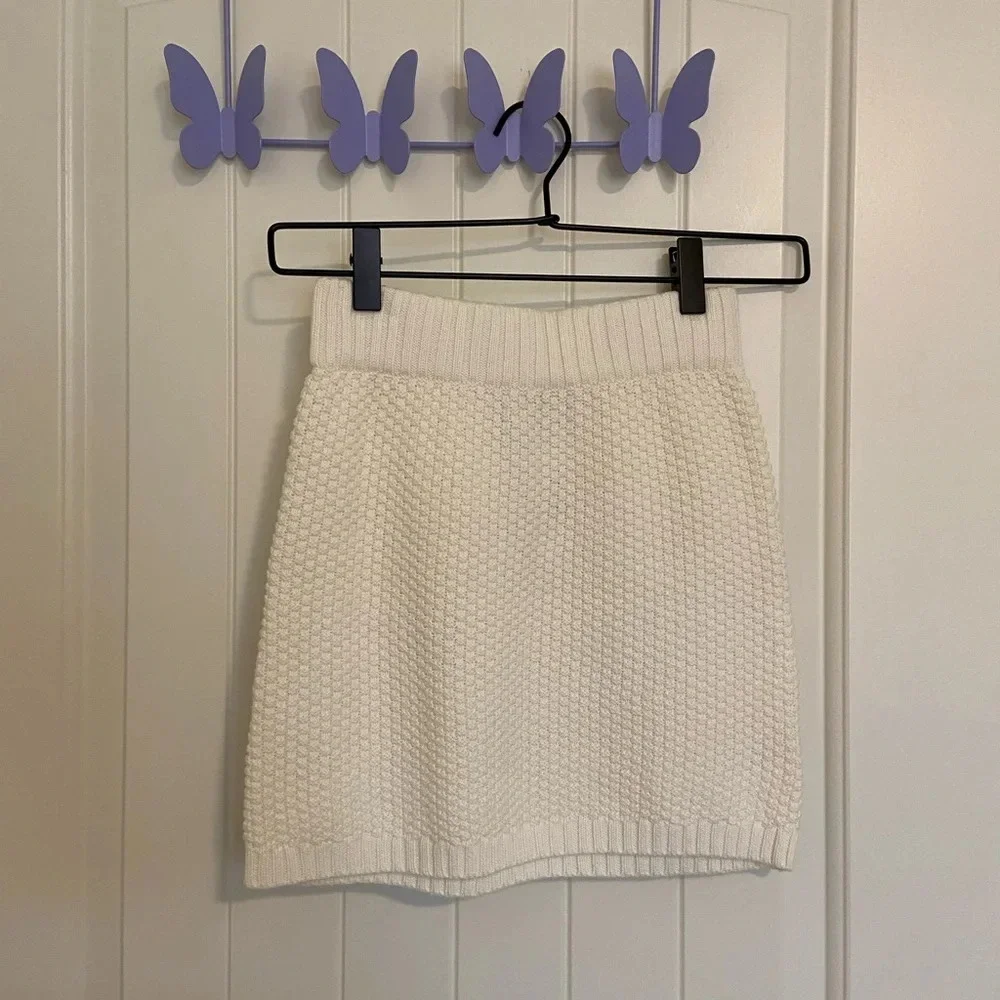NWT‎ | Old Navy girl’s cream knit sweater miniskirt — medium